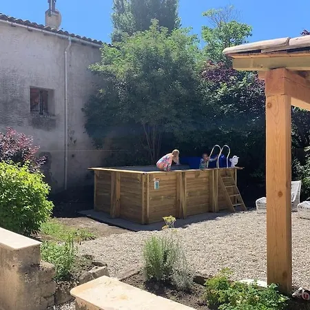 Cosy Bolt-hole Camon